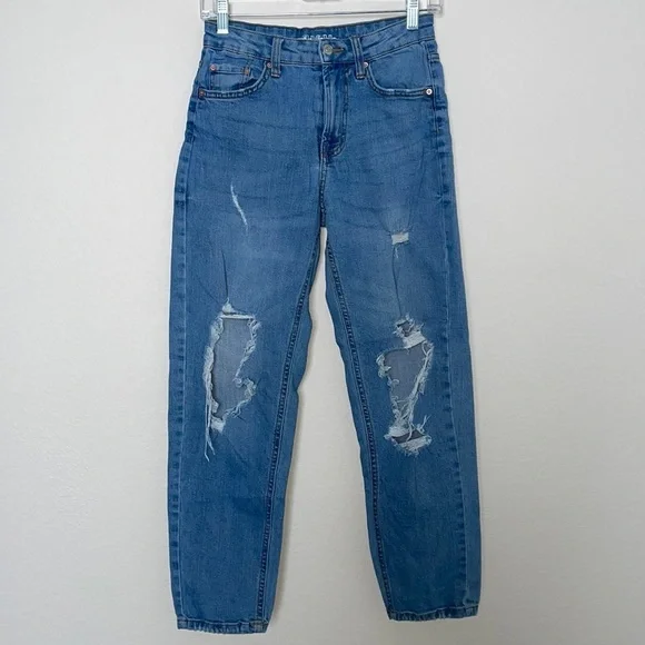 WILD FABLE cropped distressed ripped blue jeans in women’s size 00 - Picture 2 of 8